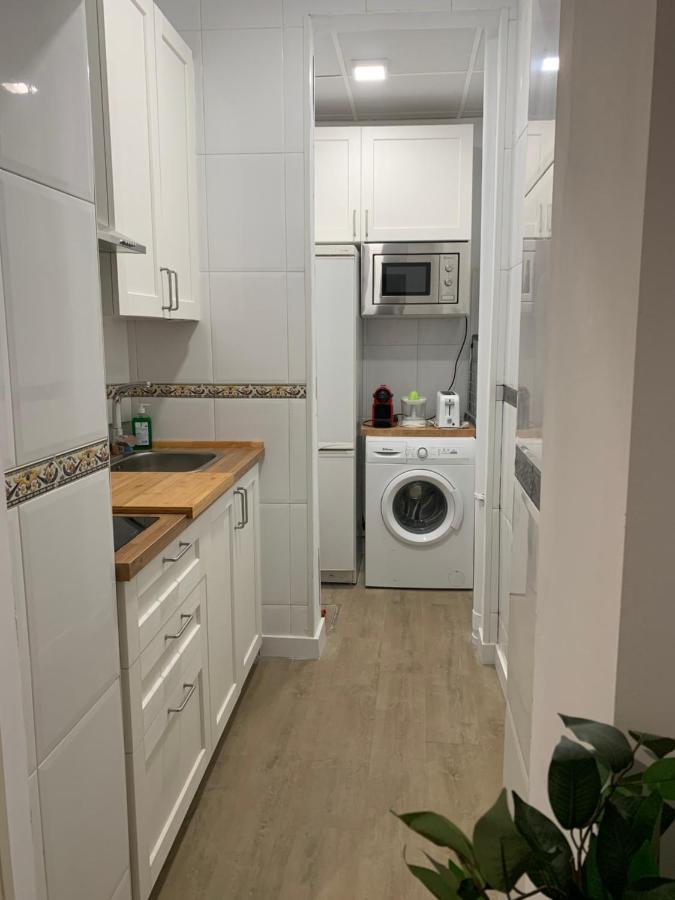 Aparbel Flota Apartment Sevilla Bagian luar foto