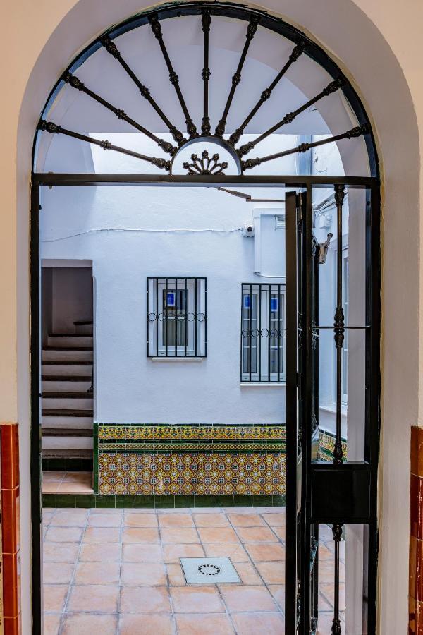 Aparbel Flota Apartment Sevilla Bagian luar foto