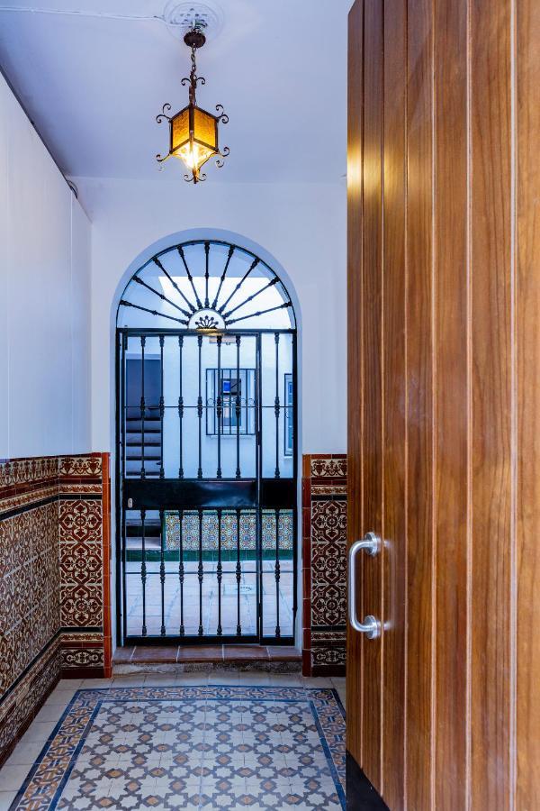 Aparbel Flota Apartment Sevilla Bagian luar foto