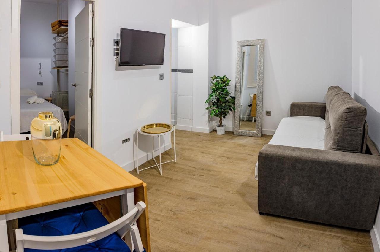 Aparbel Flota Apartment Sevilla Bagian luar foto