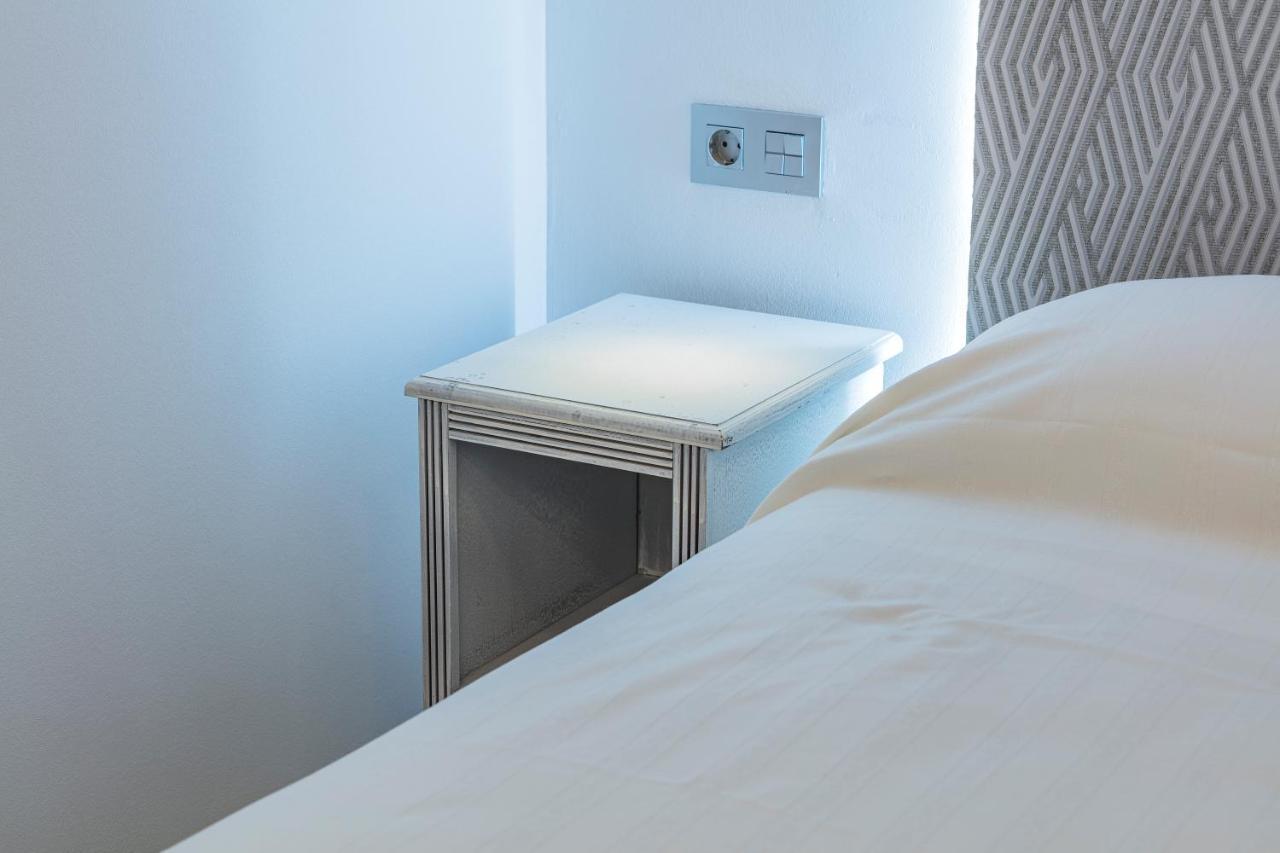 Aparbel Flota Apartment Sevilla Bagian luar foto