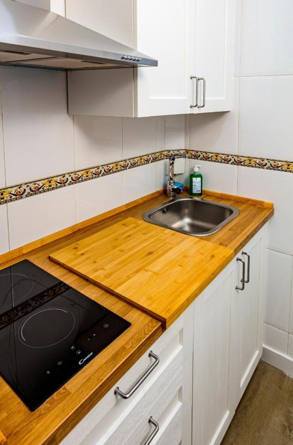Aparbel Flota Apartment Sevilla Bagian luar foto